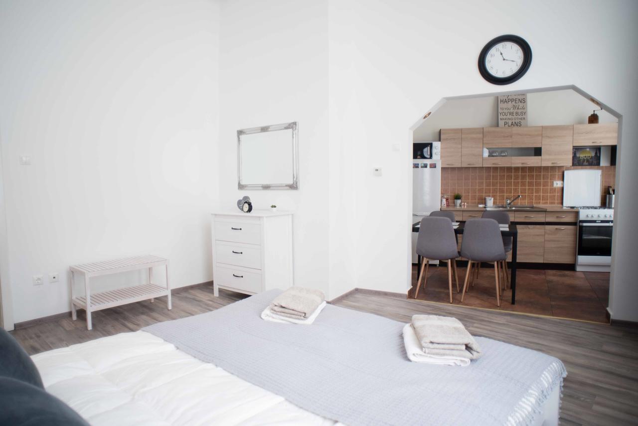 Castle Trees Apartment ブダペスト エクステリア 写真
