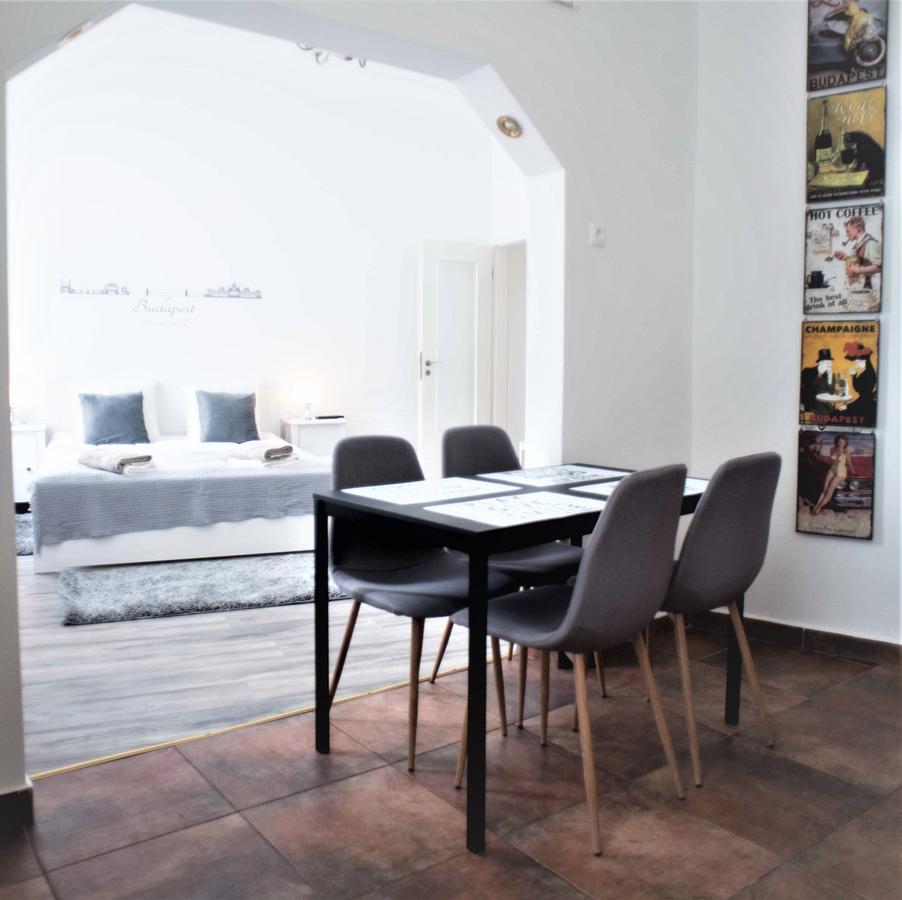Castle Trees Apartment ブダペスト エクステリア 写真